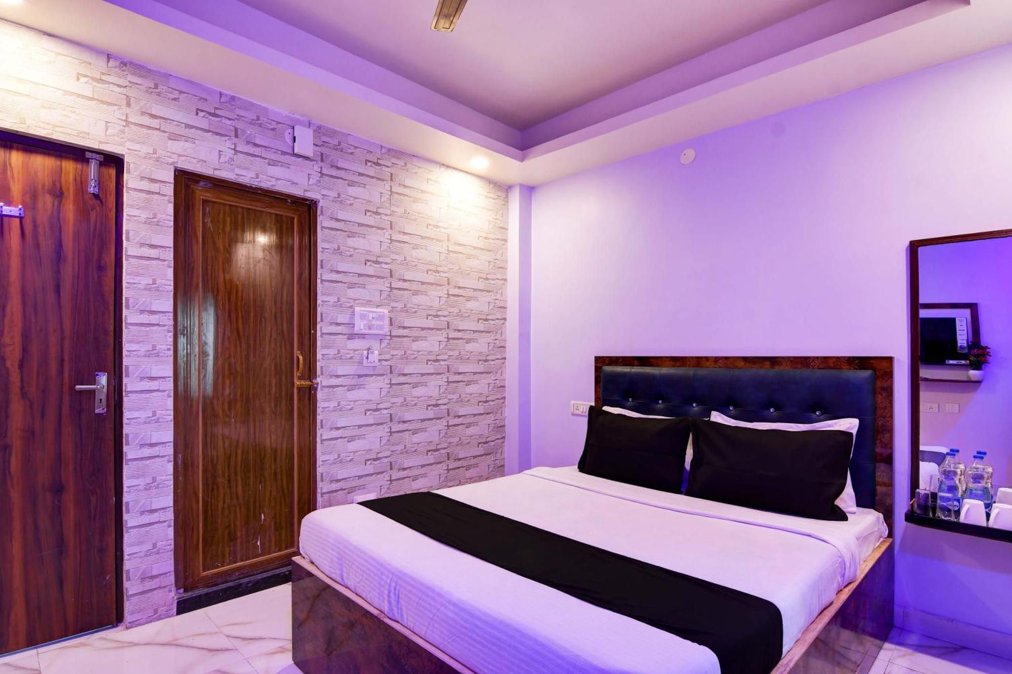 Hotel O Srideep 2 3*